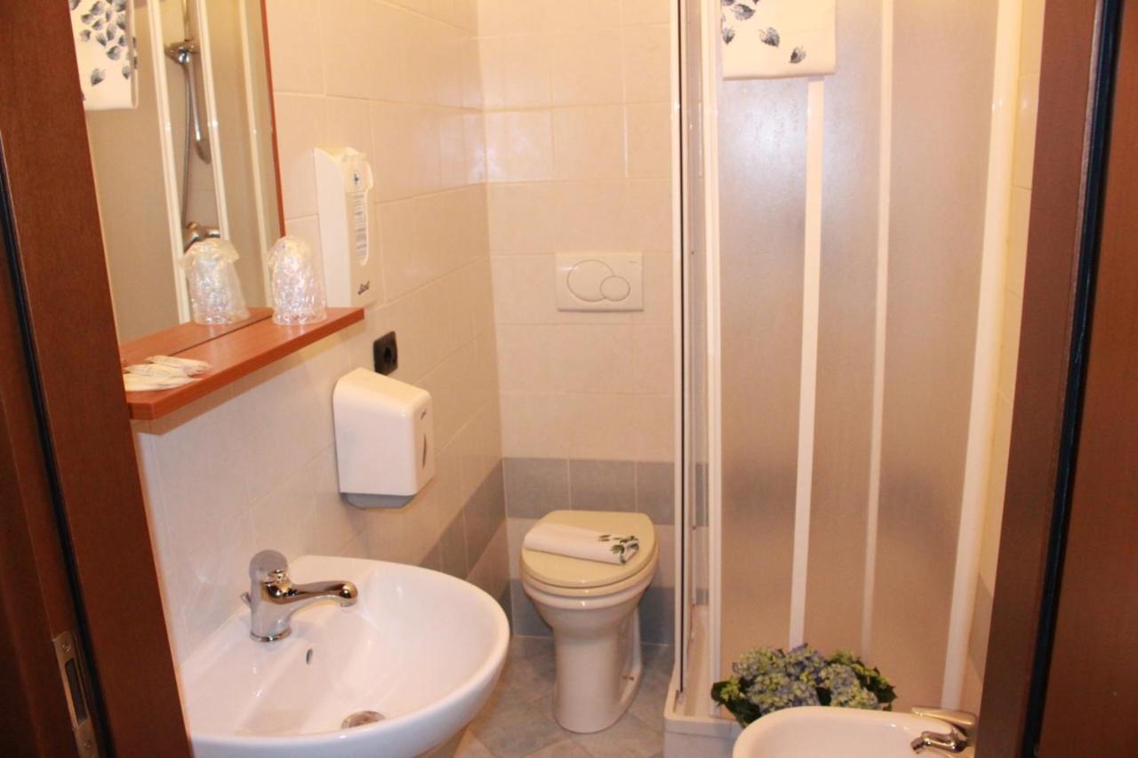 Hotel Nettuno มอนเตกาตินี แตร์เม ภายนอก รูปภาพ