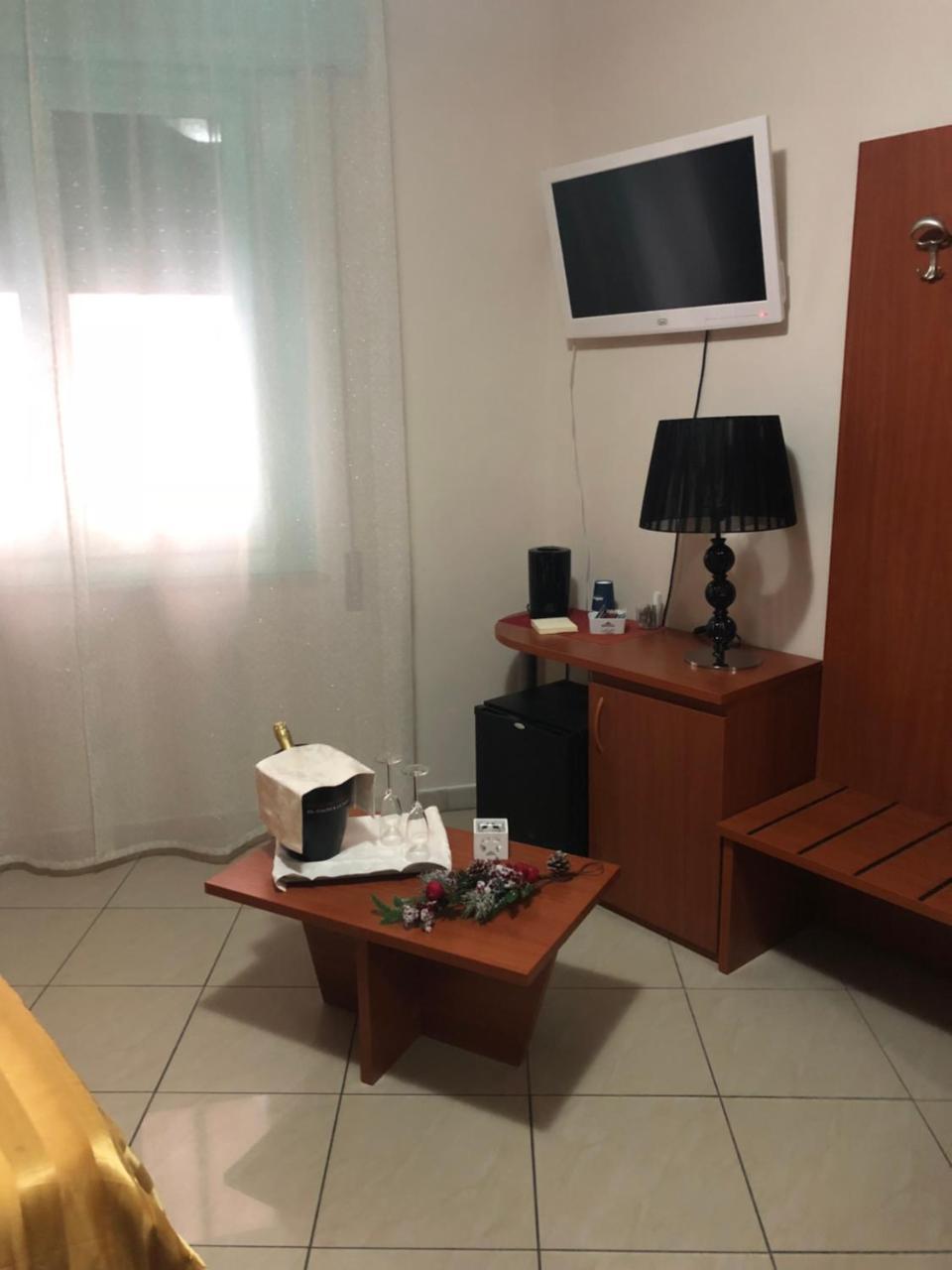 Hotel Nettuno มอนเตกาตินี แตร์เม ภายนอก รูปภาพ